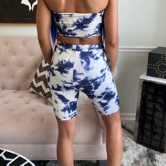 Fashion Nova Confidence Boost Blue Tie Dye Biker Shorts Set with Orange Tassels - Picture 12 of 12